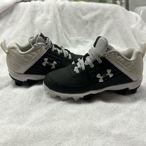 Boys cleats